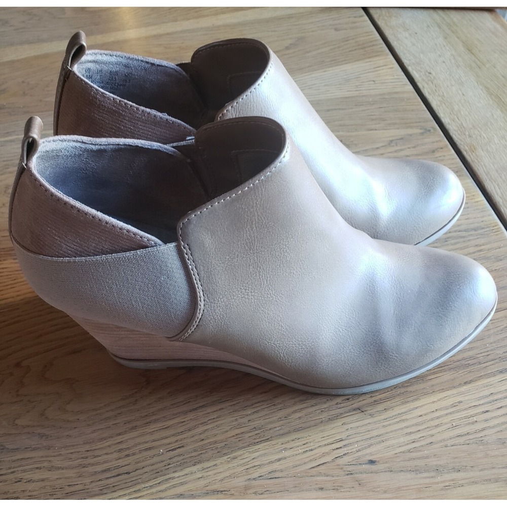 Dr.Scholl's Shoe Slip On‎ Beige Vegan Leather Wedge Casual Comfort Sole Sz 9.5M